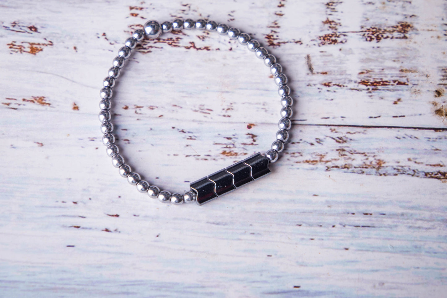 حجر الهيماتيت الفضي ذو الأربع موجات