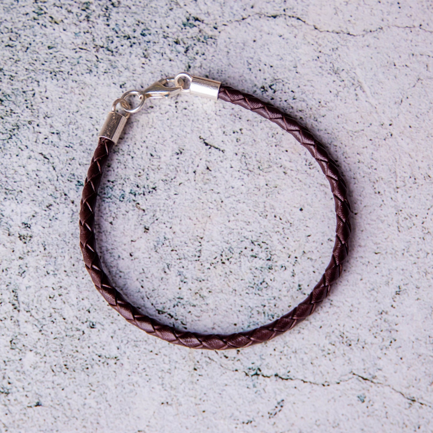 جلد طبيعي مع قفل فضي 925