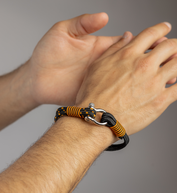 Shackle stainless steel orange bracelet